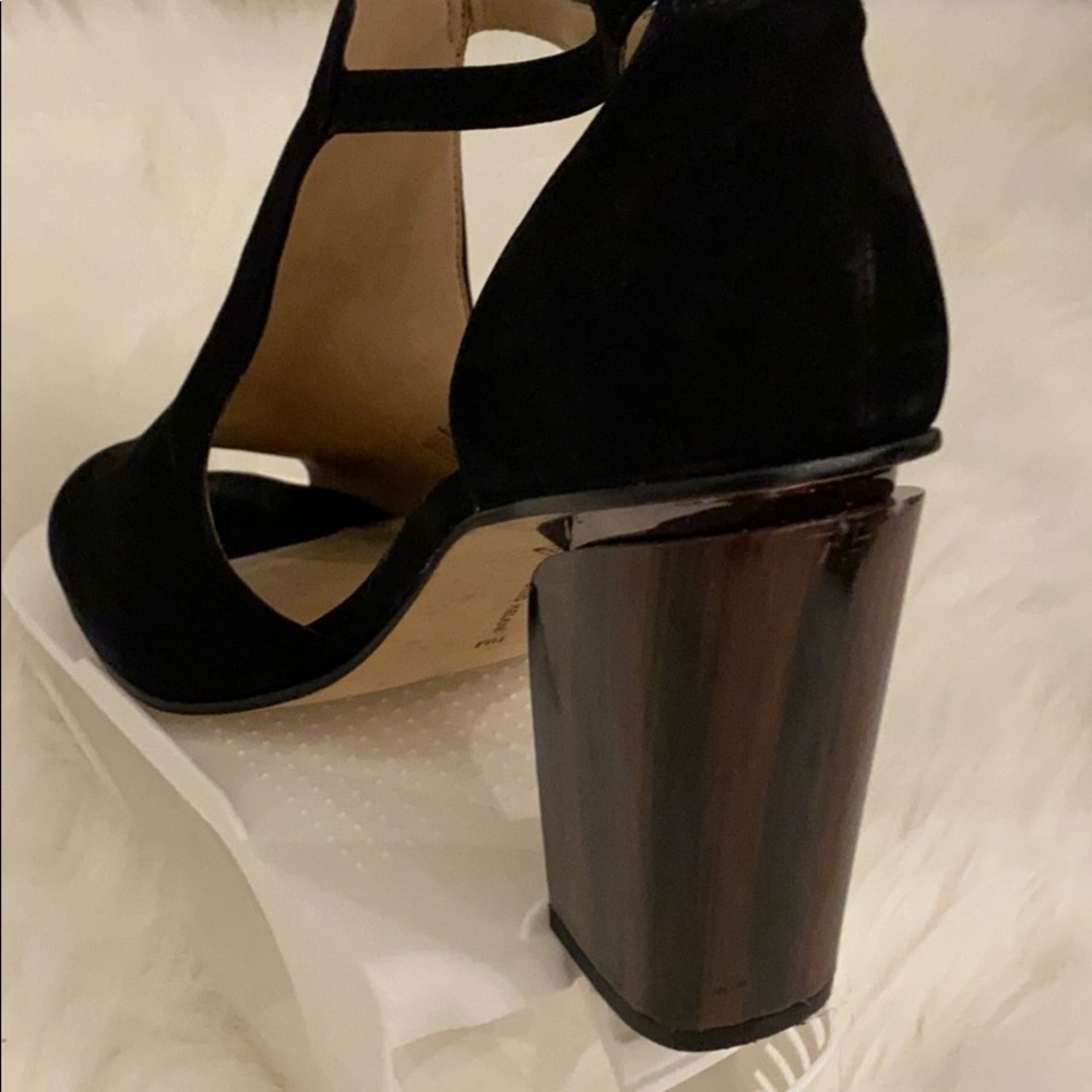 Shoes - Picture 3 of 6